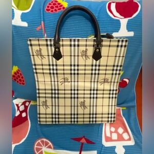 Plaid Burberry London  Sac plat  Tote Bag with dark brown handles